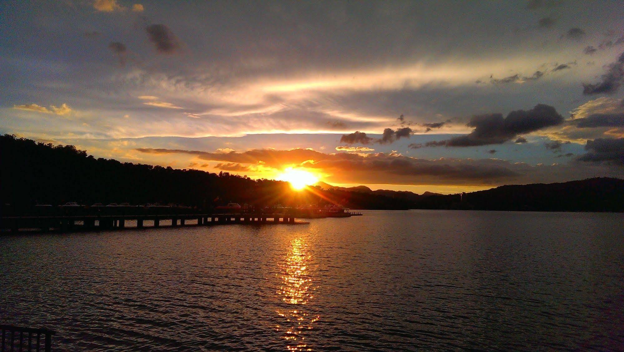 perBed Hostel-Sun Moon Lake Station Yuchi Buitenkant foto